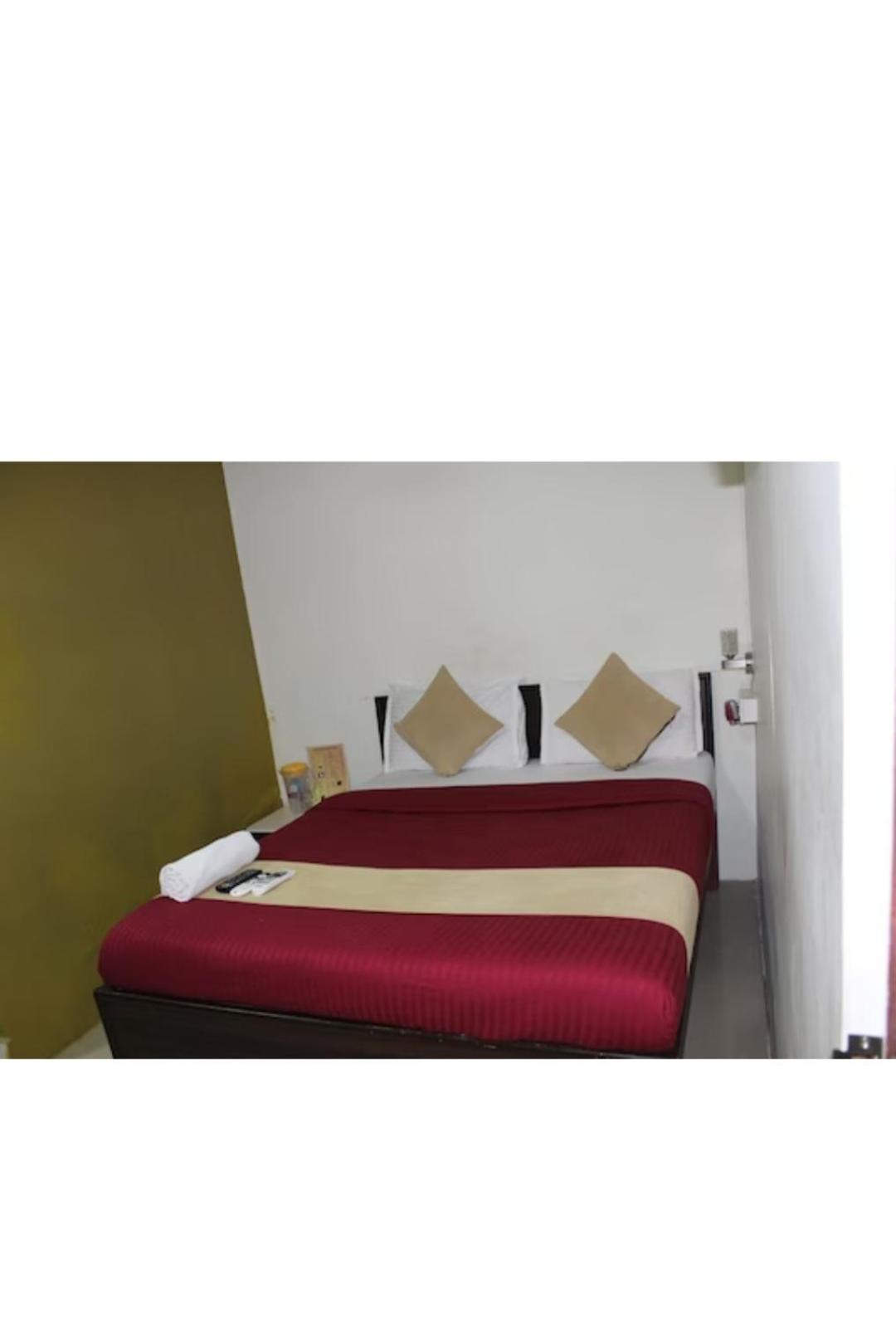 Hotel Saffron Inn Bombaj Zewnętrze zdjęcie